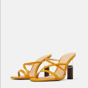 Contrasting Round Heeled Sandals